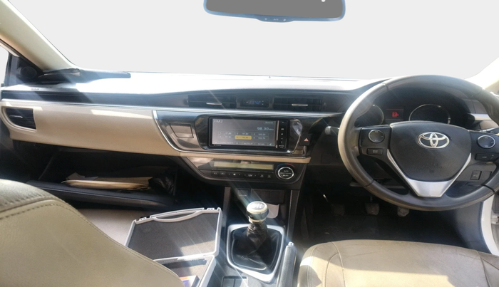 2015 Toyota Corolla Altis GL PETROL, Petrol, Manual, 2,42,727 km, interior
