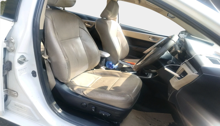 2015 Toyota Corolla Altis GL PETROL, Petrol, Manual, 2,42,727 km, interior