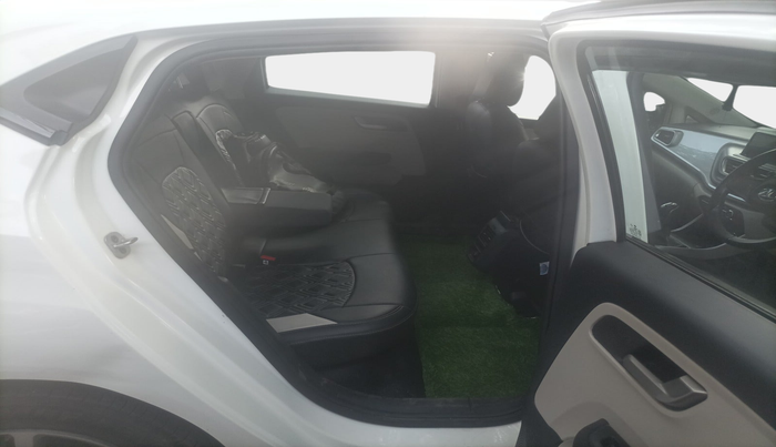 2023 Tata ALTROZ XZ PLUS SUNROOF CNG, Petrol, Manual, 19,220 km, interior
