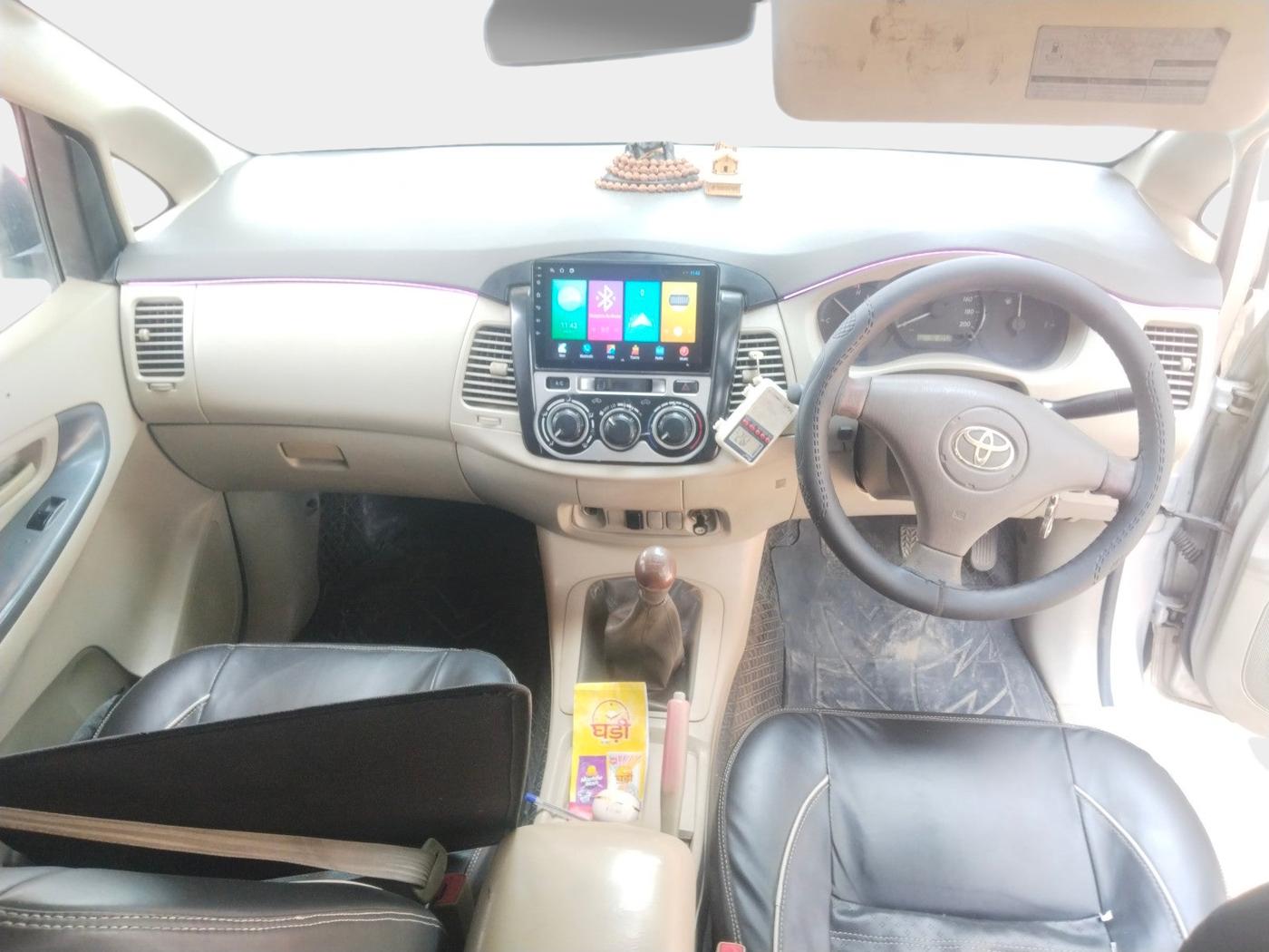 2012 Toyota Innova 2.5 G2 8STR, Diesel, Manual, 1,61,058 km, interior