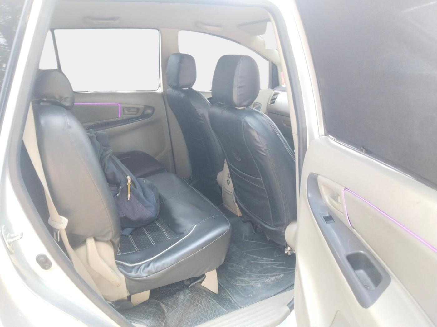 2012 Toyota Innova 2.5 G2 8STR, Diesel, Manual, 1,61,058 km, interior