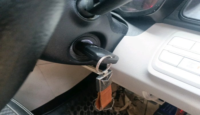 2023 Mahindra XUV300 W4 1.2 PETROL, Petrol, Manual, 10,568 km, interior