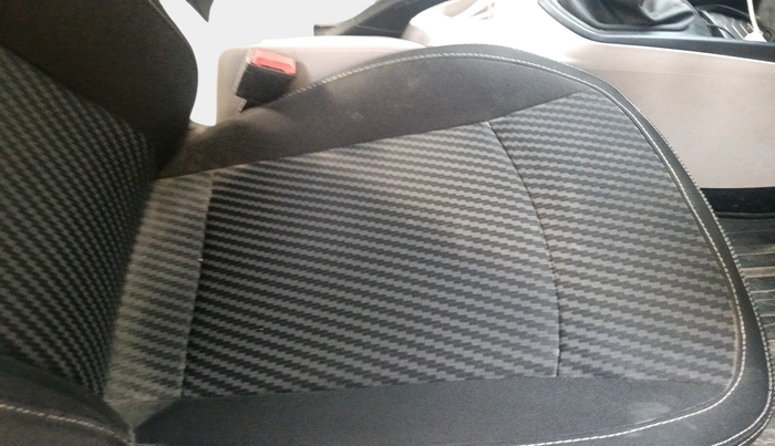 2023 Mahindra XUV300 W4 1.2 PETROL, Petrol, Manual, 10,568 km, interior