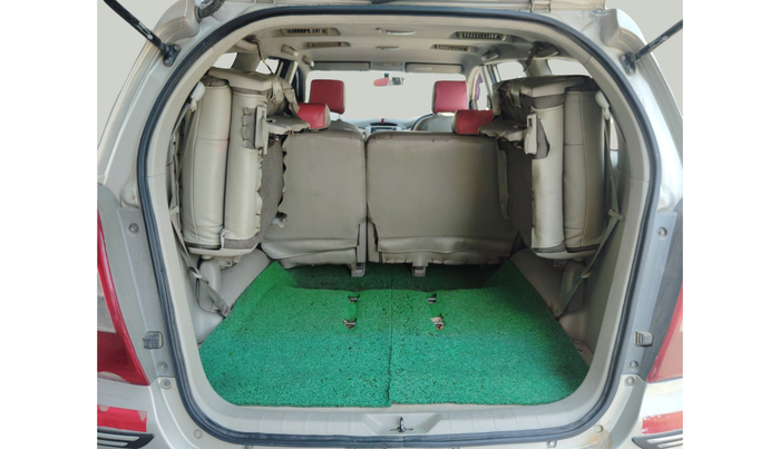 2013 Toyota Innova 2.5 GX 8 STR, Diesel, Manual, 2,29,473 km, exterior