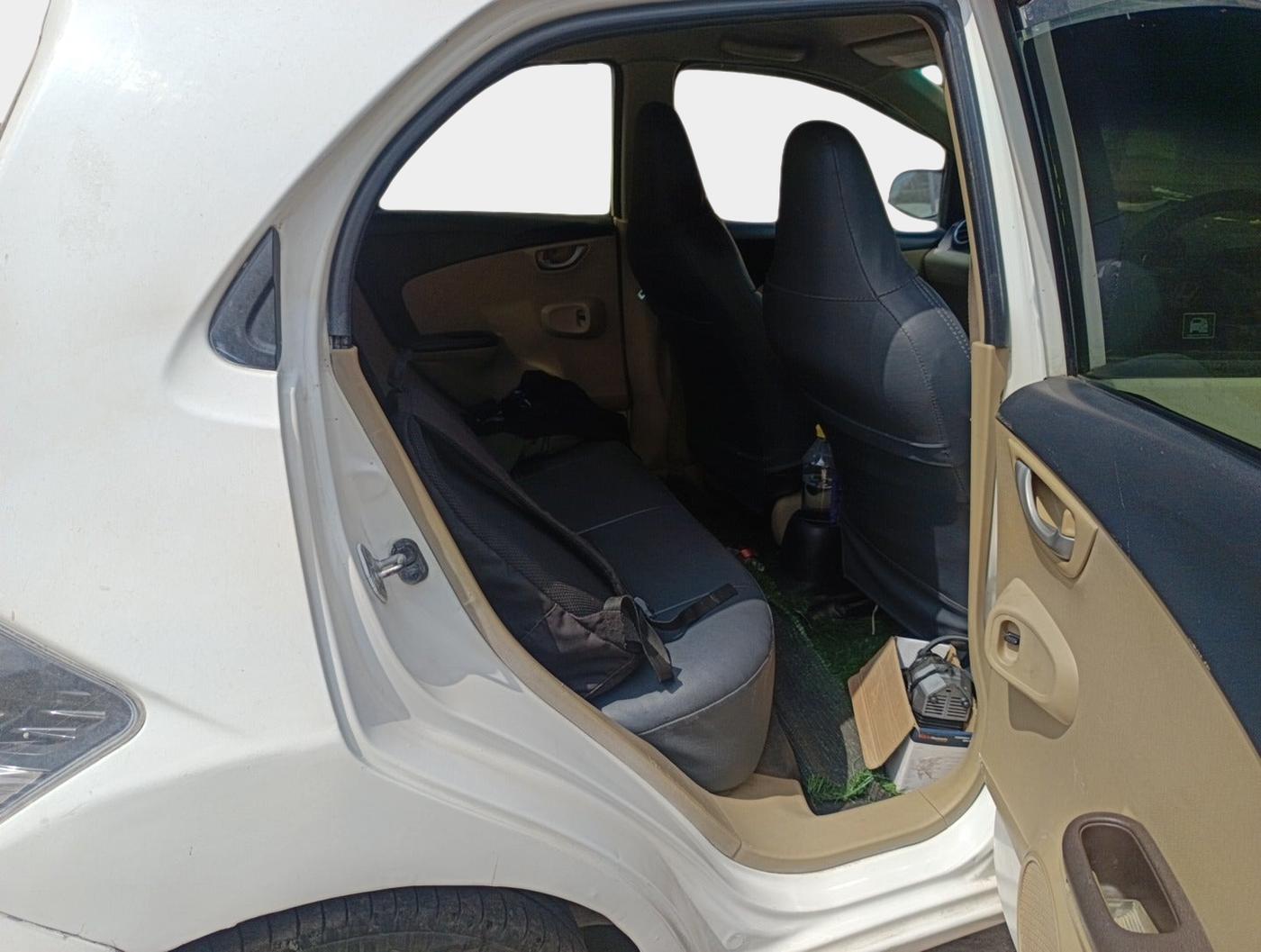 2011 Honda Brio V MT, Petrol, Manual, 80,760 km, interior