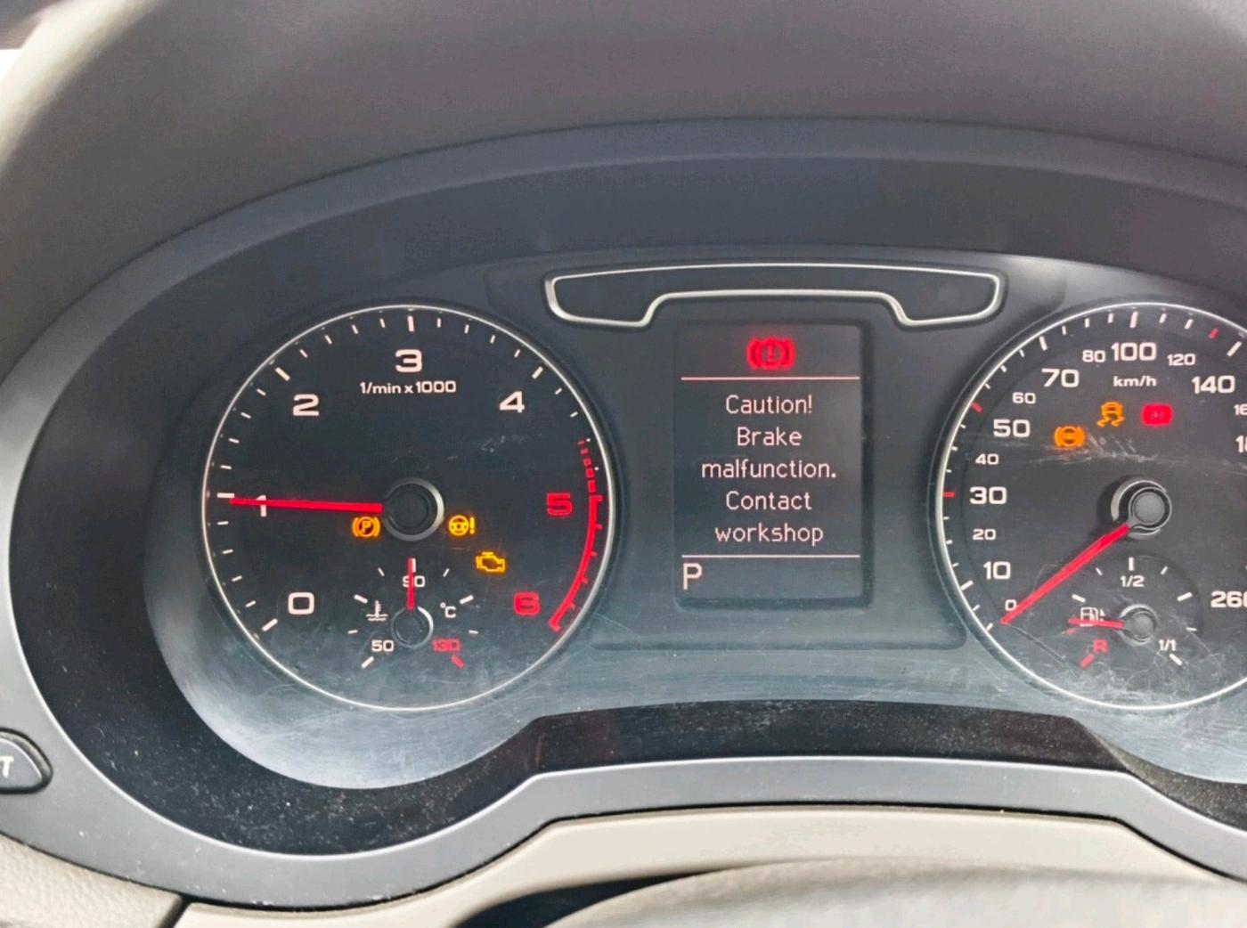 2013 Audi Q3 2.0 QUATTRO TDI AT, Diesel, Automatic, 1,34,284 km, interior