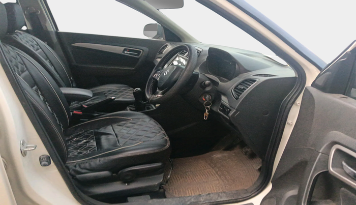 2016 Maruti Vitara Brezza ZDI, Diesel, Manual, 1,11,362 km, interior