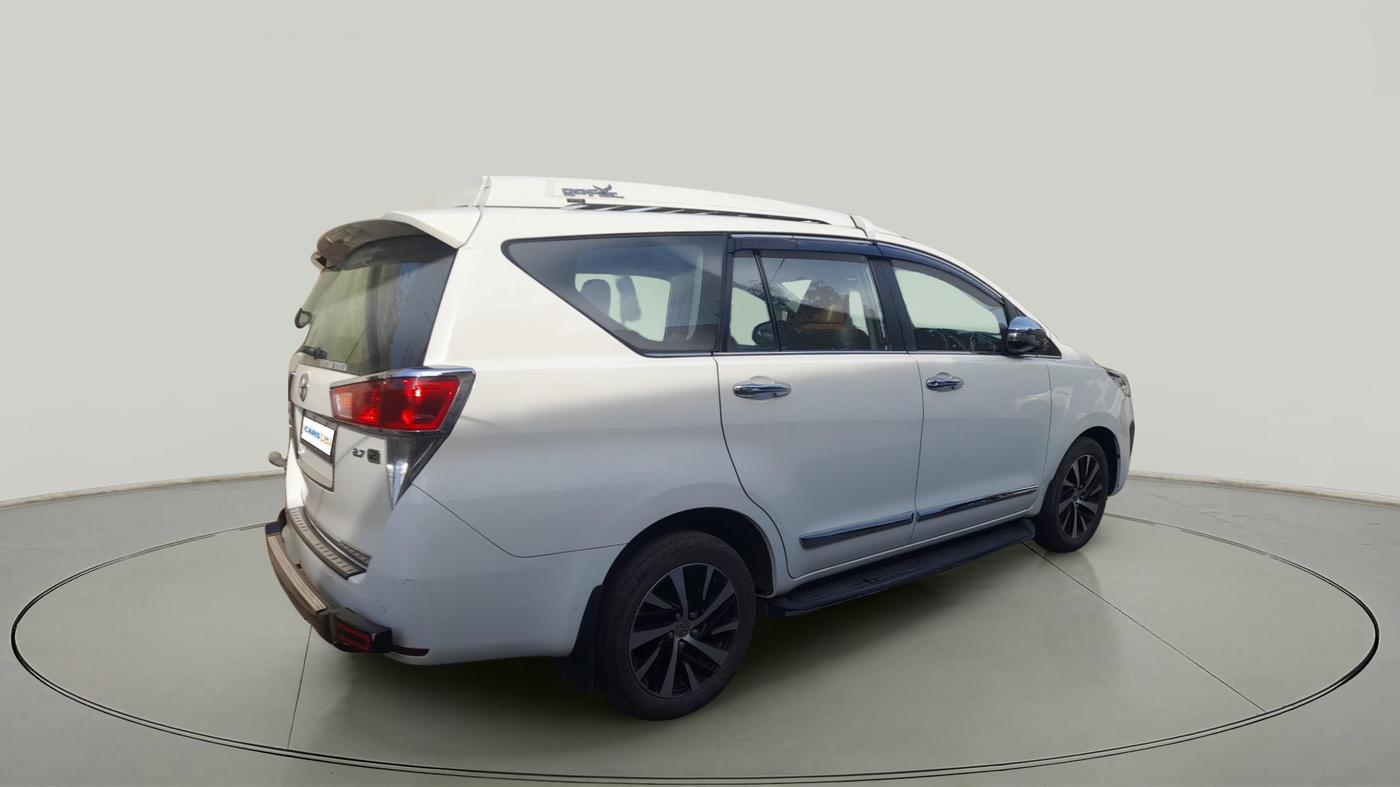 2022 Toyota Innova Crysta 2.7 ZX AT 7 STR, Petrol, Automatic, 33,945 km, exterior