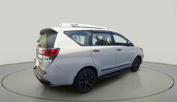 2022 Toyota Innova Crysta 2.7 ZX AT 7 STR, Petrol, Automatic, 33,945 km, exterior