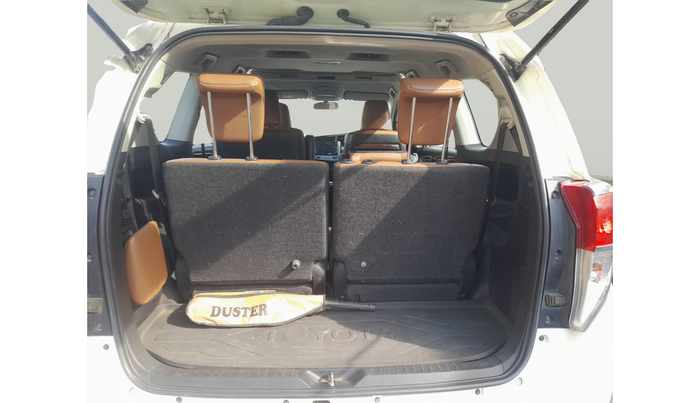 2022 Toyota Innova Crysta 2.7 ZX AT 7 STR, Petrol, Automatic, 33,945 km, exterior