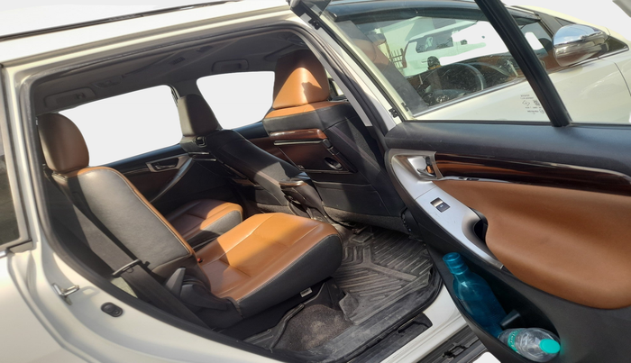 2022 Toyota Innova Crysta 2.7 ZX AT 7 STR, Petrol, Automatic, 33,945 km, interior