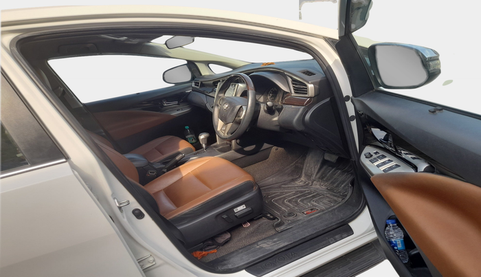2022 Toyota Innova Crysta 2.7 ZX AT 7 STR, Petrol, Automatic, 33,945 km, interior