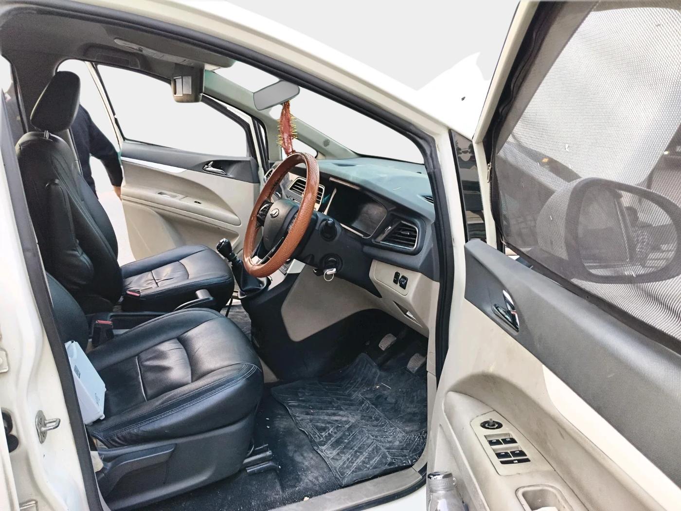 2020 Mahindra MARAZZO M 6 + 7 STR, Diesel, Manual, 85,141 km, interior