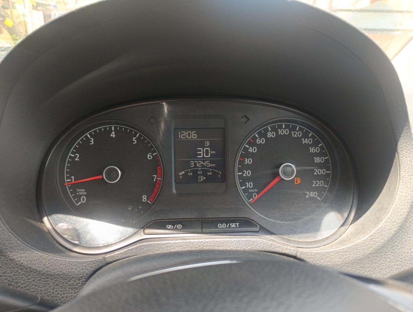 2016 Volkswagen Ameo HIGHLINE1.2L, Petrol, Manual, 37,245 km, interior