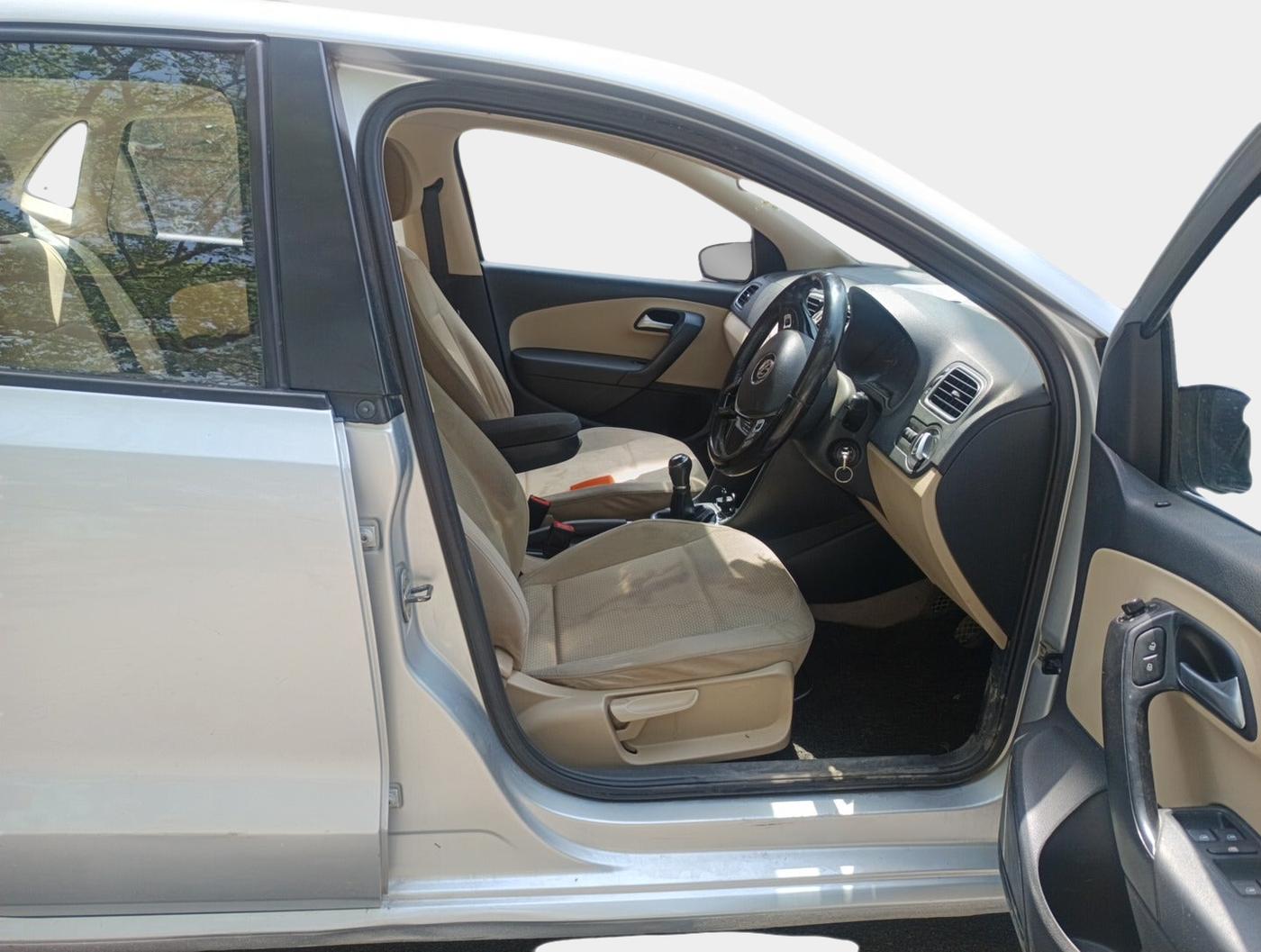 2016 Volkswagen Ameo HIGHLINE1.2L, Petrol, Manual, 37,245 km, interior