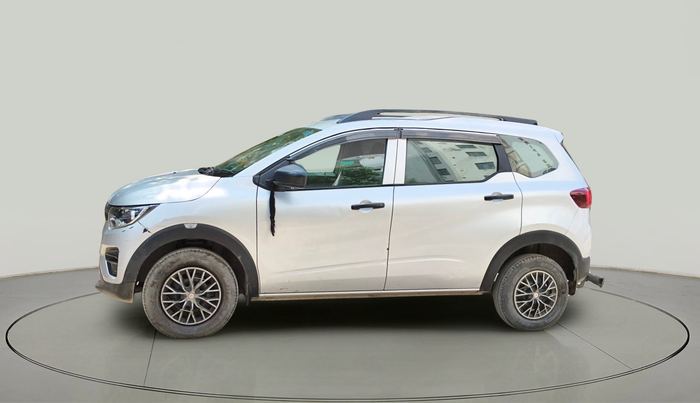 2023 Renault TRIBER RXE MT, Petrol, Manual, 27,331 km, exterior