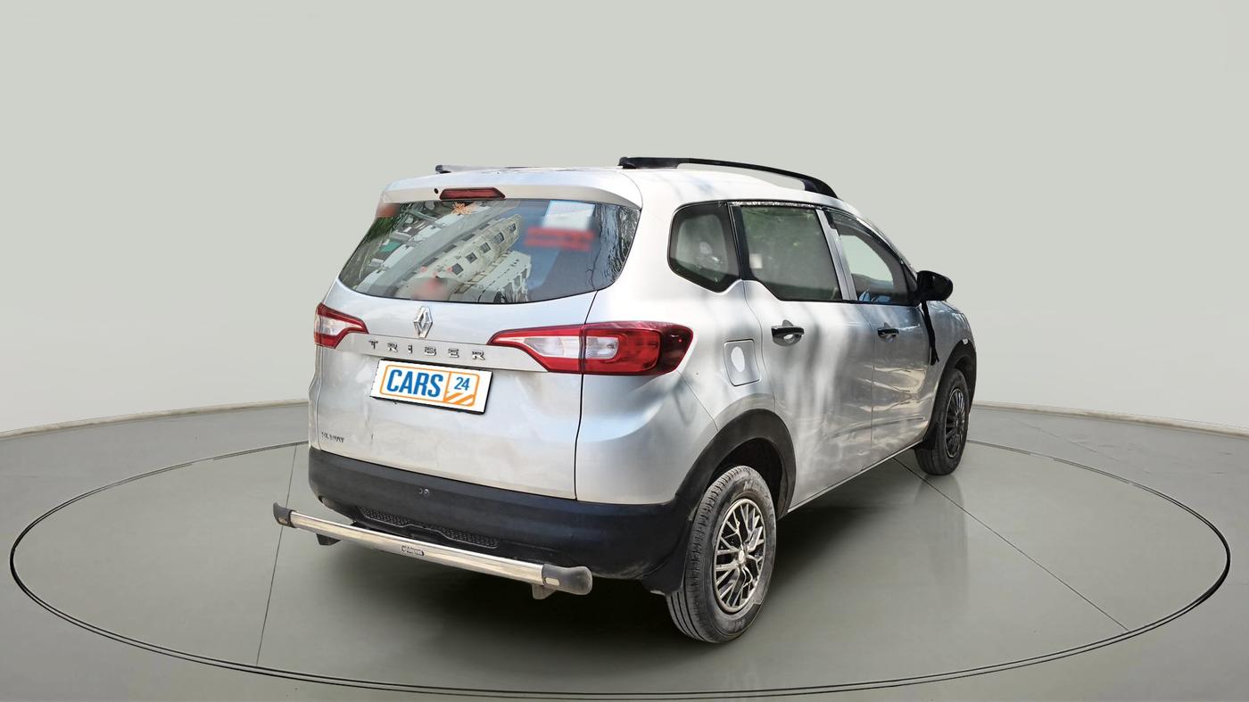 2023 Renault TRIBER RXE MT, Petrol, Manual, 73,500 km, exterior