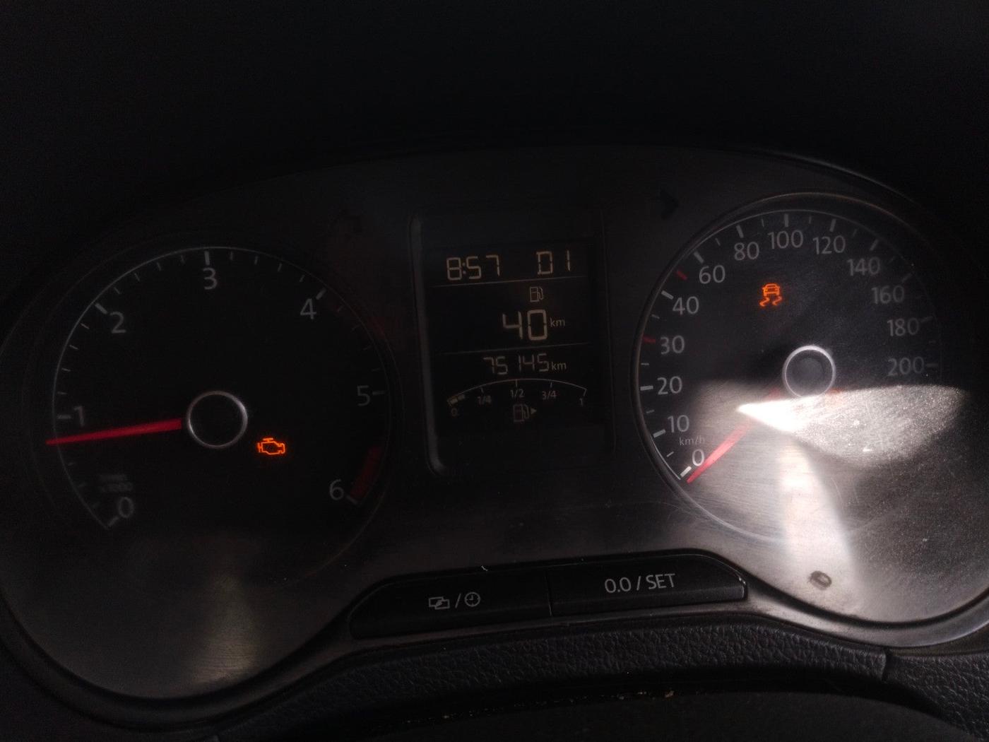 2016 Volkswagen Ameo COMFORTLINE 1.5 AT, Diesel, Automatic, 75,145 km, interior