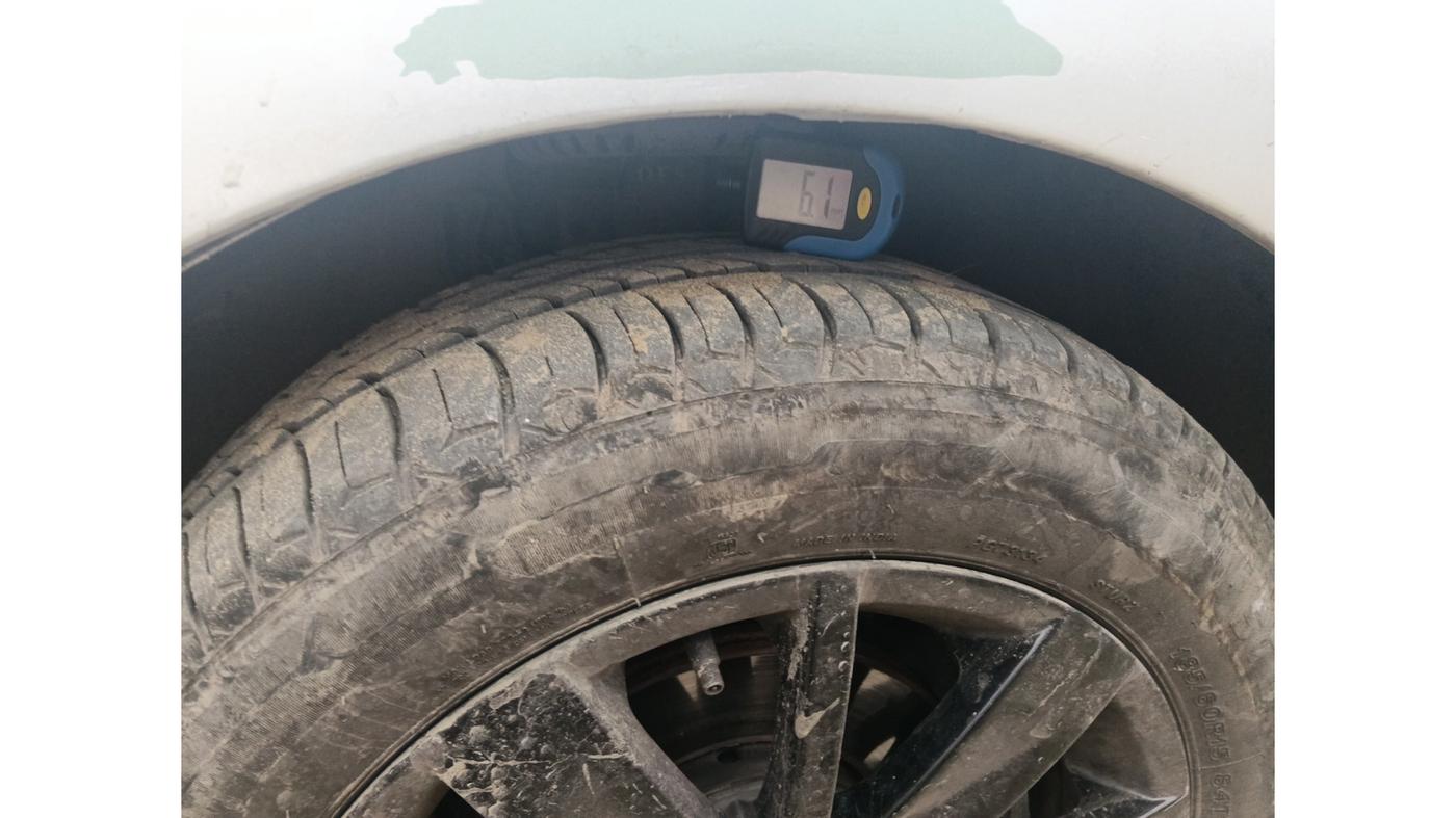 2019 Volkswagen Ameo COMFORTLINE 1.0L, Petrol, Manual, 1,20,082 km, tyre