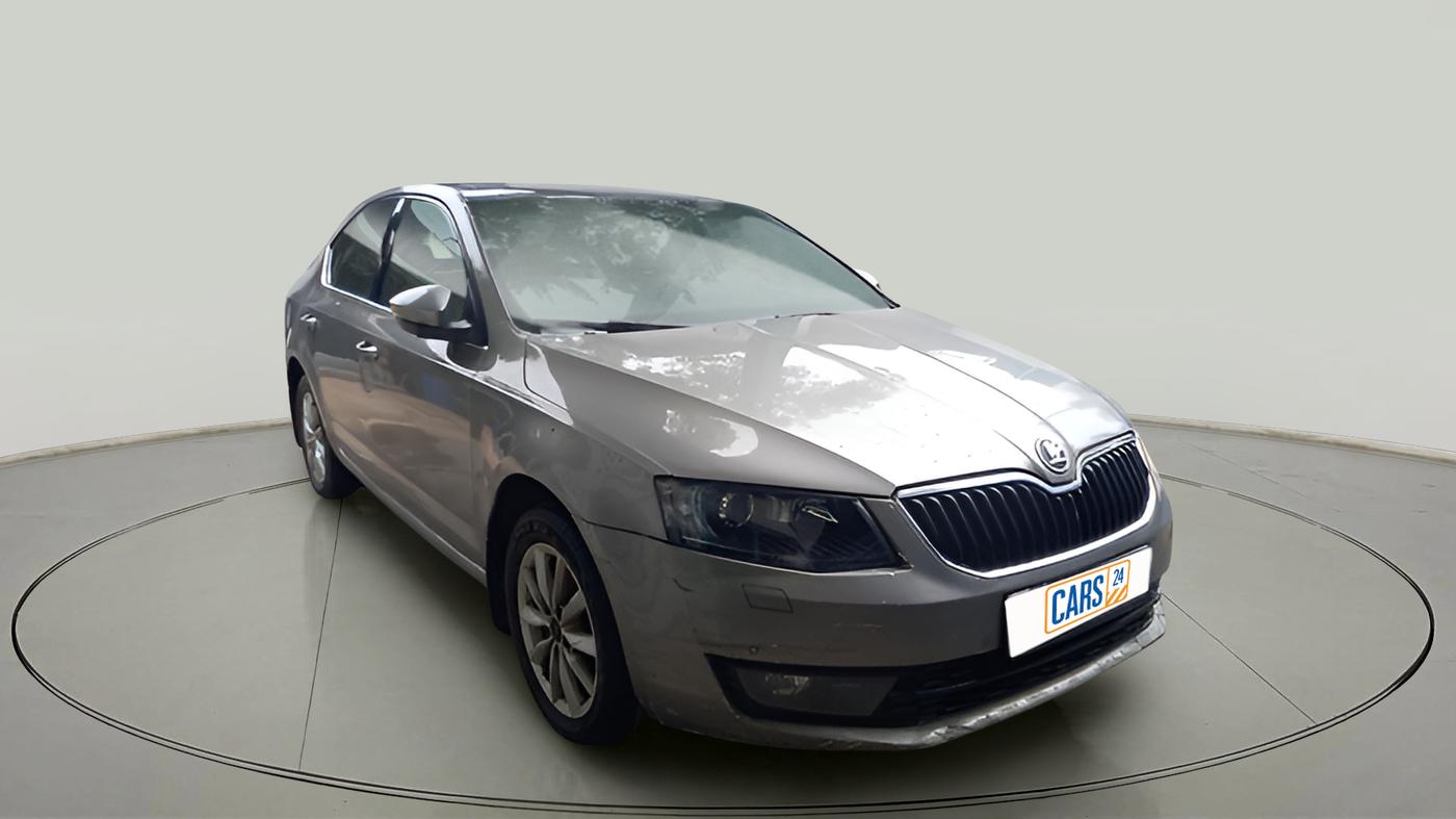 2013 Skoda Octavia ELEGANCE 2.0 TDI AT, Diesel, Automatic, 1,22,620 km, exterior