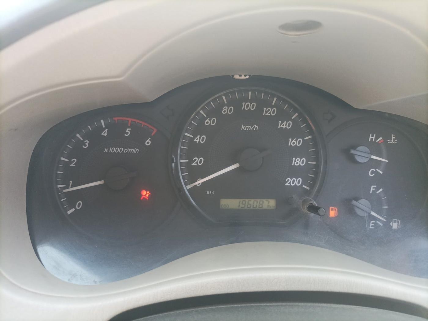2014 Toyota Innova 2.5 GX 8 STR, Diesel, Manual, 1,96,087 km, interior