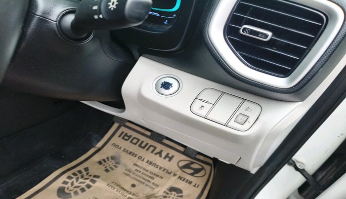 2022 Hyundai VENUE SX 1.2 PETROL, Petrol, Manual, 1,04,820 km, interior