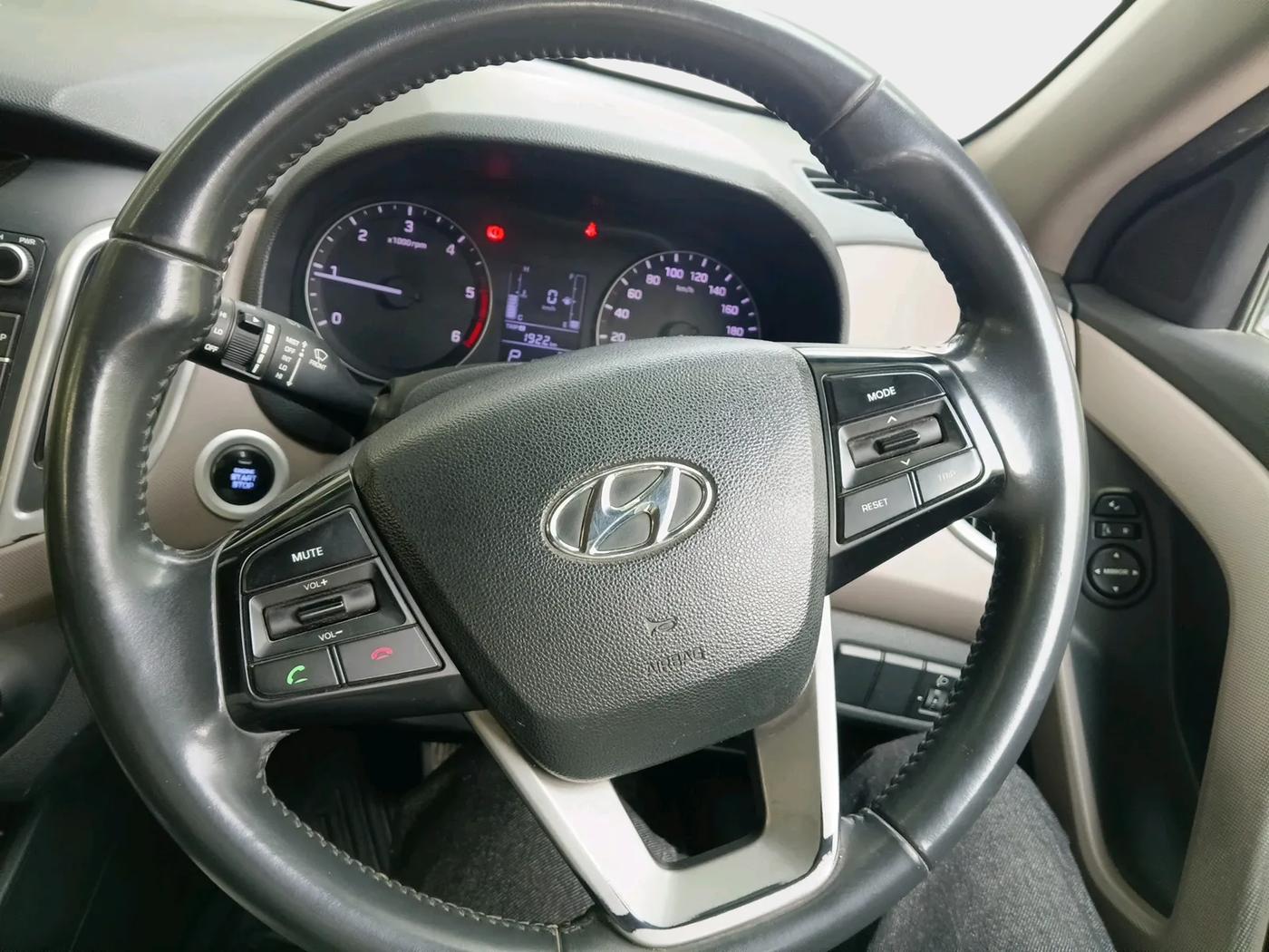 2017 Hyundai Creta SX PLUS AT 1.6 DIESEL, Diesel, Automatic, 1,06,000 km, interior