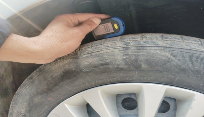 2014 Maruti Ciaz VDI +, Diesel, Manual, 1,34,352 km, tyre