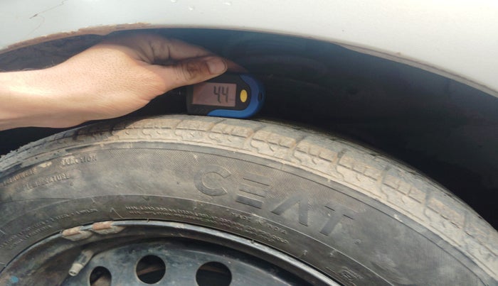 2014 Maruti Ciaz VDI +, Diesel, Manual, 1,34,352 km, tyre