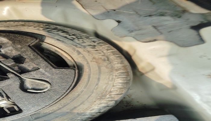 2014 Maruti Ciaz VDI +, Diesel, Manual, 1,34,352 km, tyre