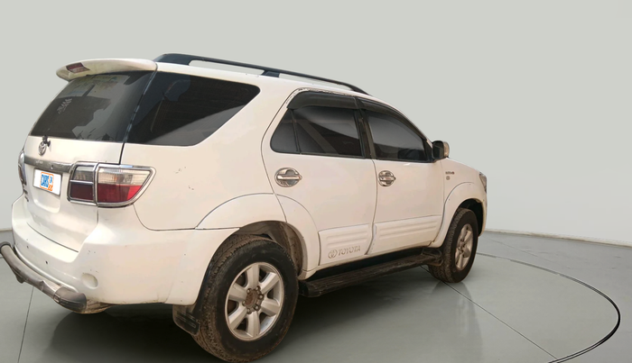 2011 Toyota Fortuner 3.0 4X4 MT, Diesel, Manual, 2,28,191 km, exterior