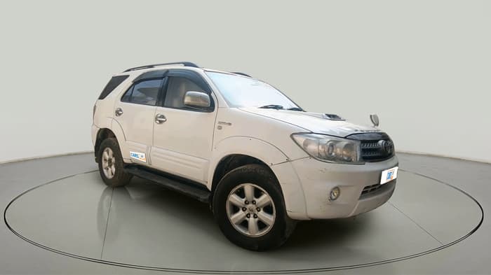 2011 Toyota Fortuner 3.0 4X4 MT, Diesel, Manual, 2,28,191 km, exterior