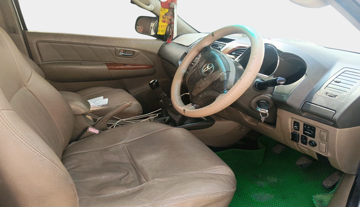 2011 Toyota Fortuner 3.0 4X4 MT, Diesel, Manual, 2,28,191 km, interior