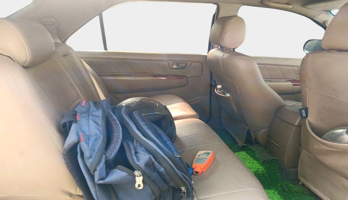 2011 Toyota Fortuner 3.0 4X4 MT, Diesel, Manual, 2,28,191 km, interior