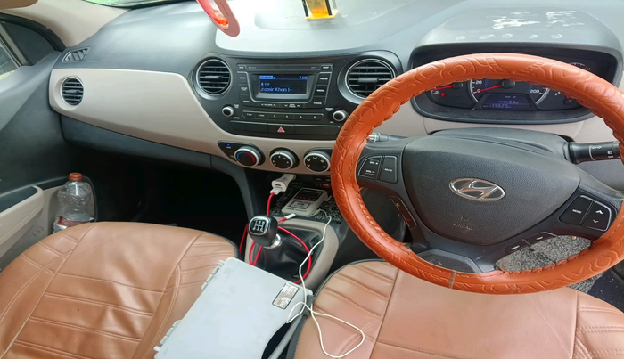 2016 Hyundai Grand i10 SPORTZ 1.2 KAPPA VTVT, Petrol, Manual, 1,41,437 km, interior