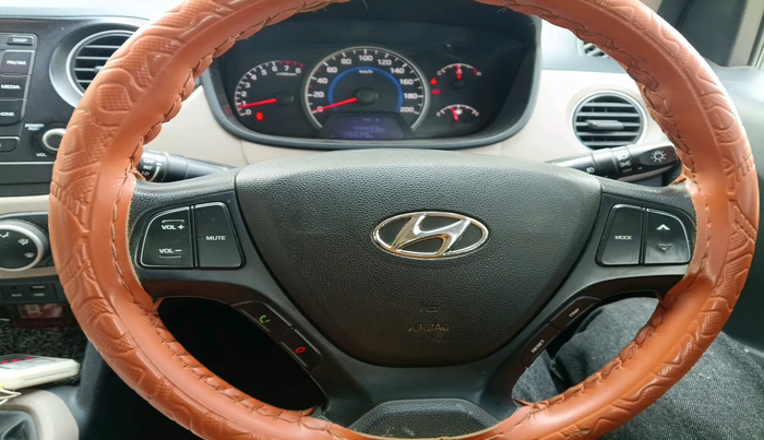 2016 Hyundai Grand i10 SPORTZ 1.2 KAPPA VTVT, Petrol, Manual, 1,41,437 km, interior