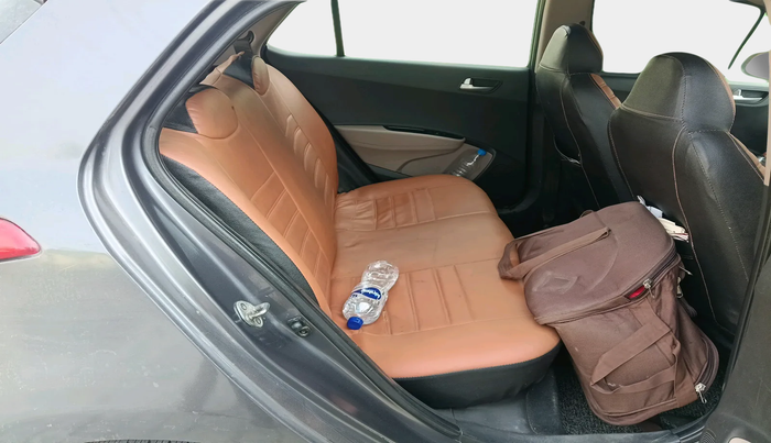 2016 Hyundai Grand i10 SPORTZ 1.2 KAPPA VTVT, Petrol, Manual, 1,41,437 km, interior