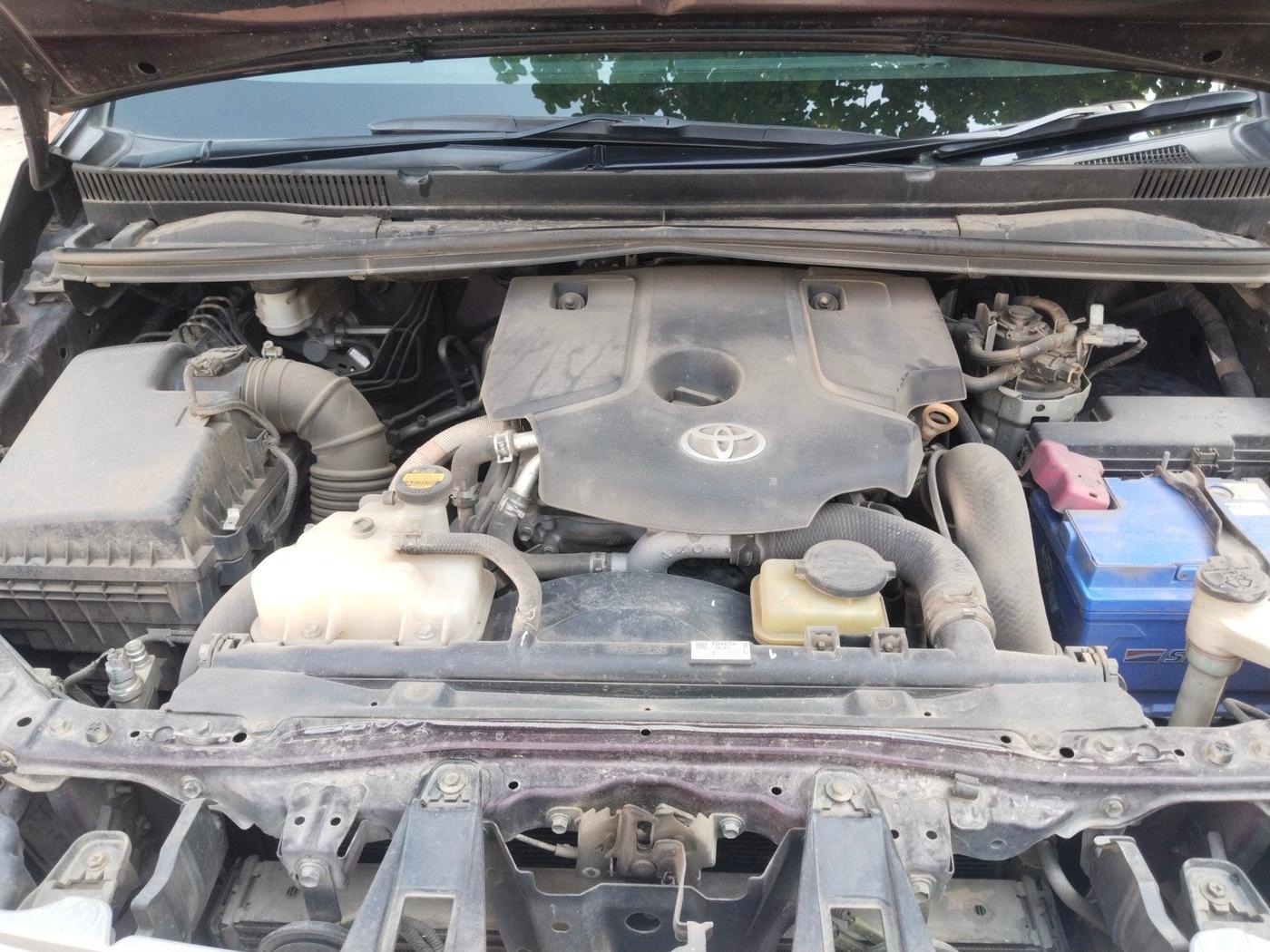 2016 Toyota Innova Crysta 2.8 ZX AT 7 STR, Diesel, Automatic, 87,950 km, exterior
