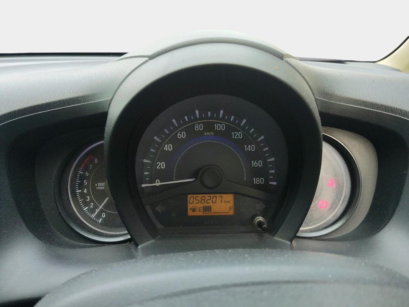 2014 Honda Brio VX MT, Petrol, Manual, 58,300 km, interior
