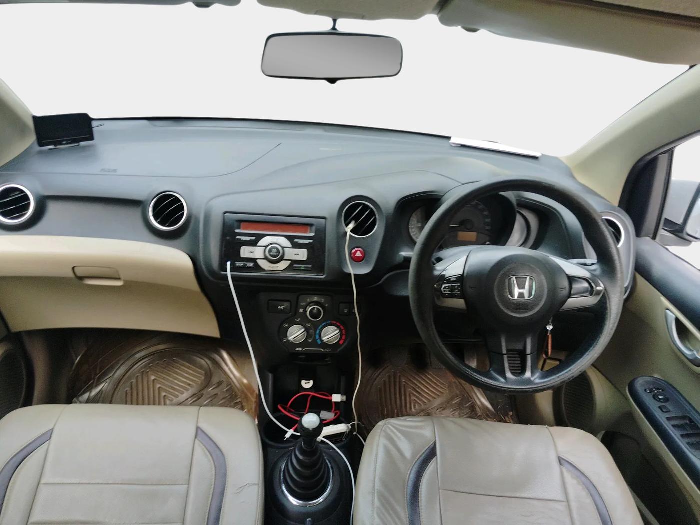 2014 Honda Brio VX MT, Petrol, Manual, 58,300 km, interior