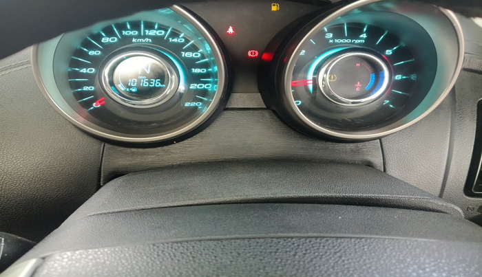 2020 Mahindra XUV500 W11, Diesel, Manual, 1,01,638 km, interior