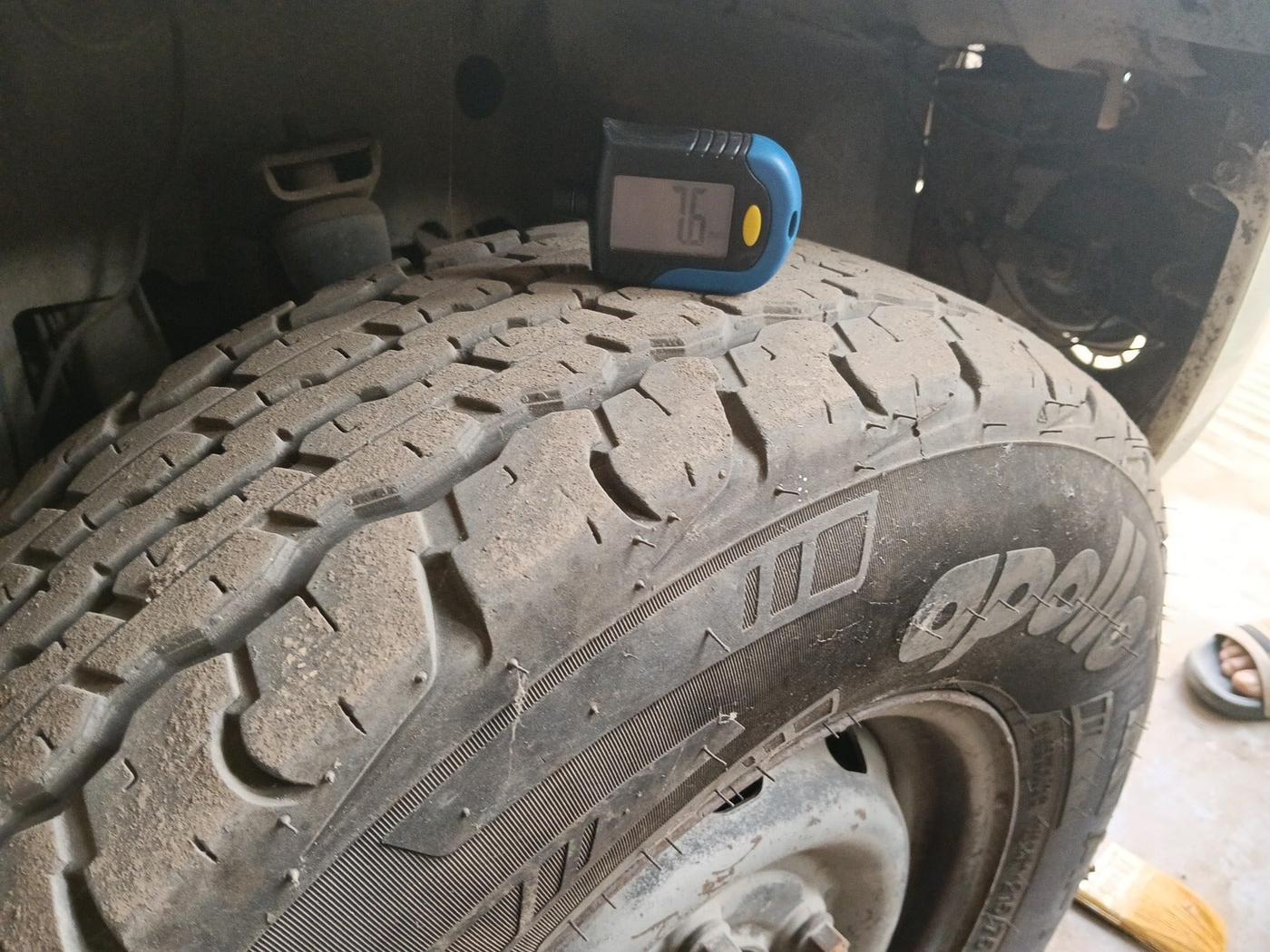 2013 Tata Sumo Gold LX, Diesel, Manual, 80,663 km, tyre