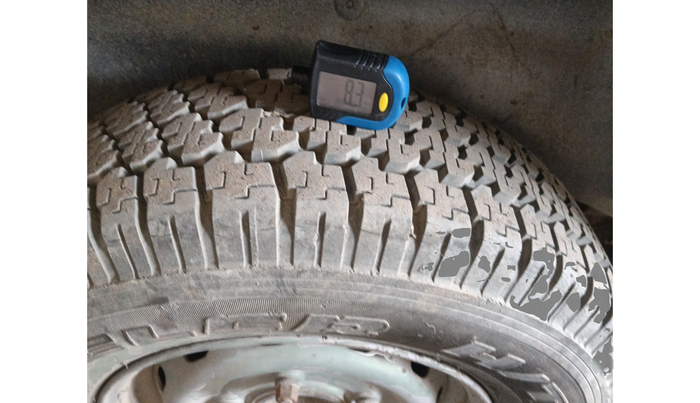 2013 Tata Sumo Gold LX, Diesel, Manual, 80,663 km, tyre