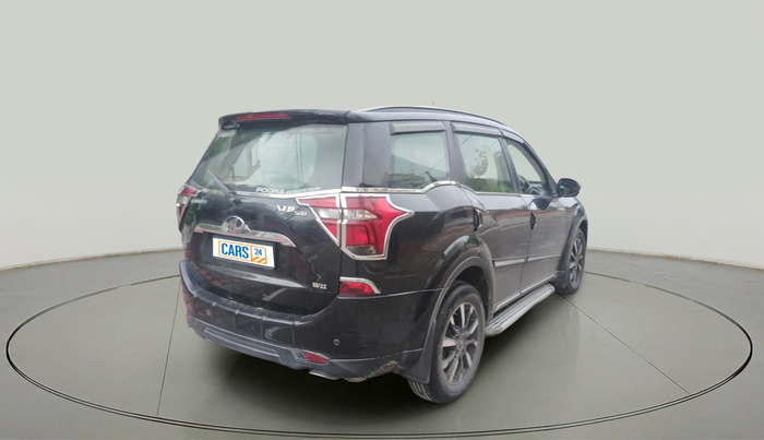 2018 Mahindra XUV500 W11, Diesel, Manual, 1,75,458 km, exterior