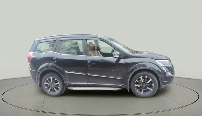 2018 Mahindra XUV500 W11, Diesel, Manual, 1,75,458 km, exterior