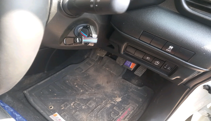 2025 Maruti Swift LXi, Petrol, Manual, 1,817 km, interior