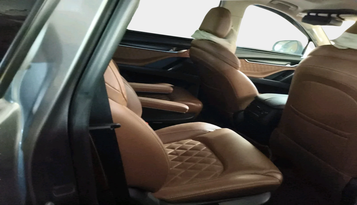 2022 MG GLOSTER SAVVY 2.0 TURBO 6 STR 2WD, Diesel, Automatic, 30,853 km, interior