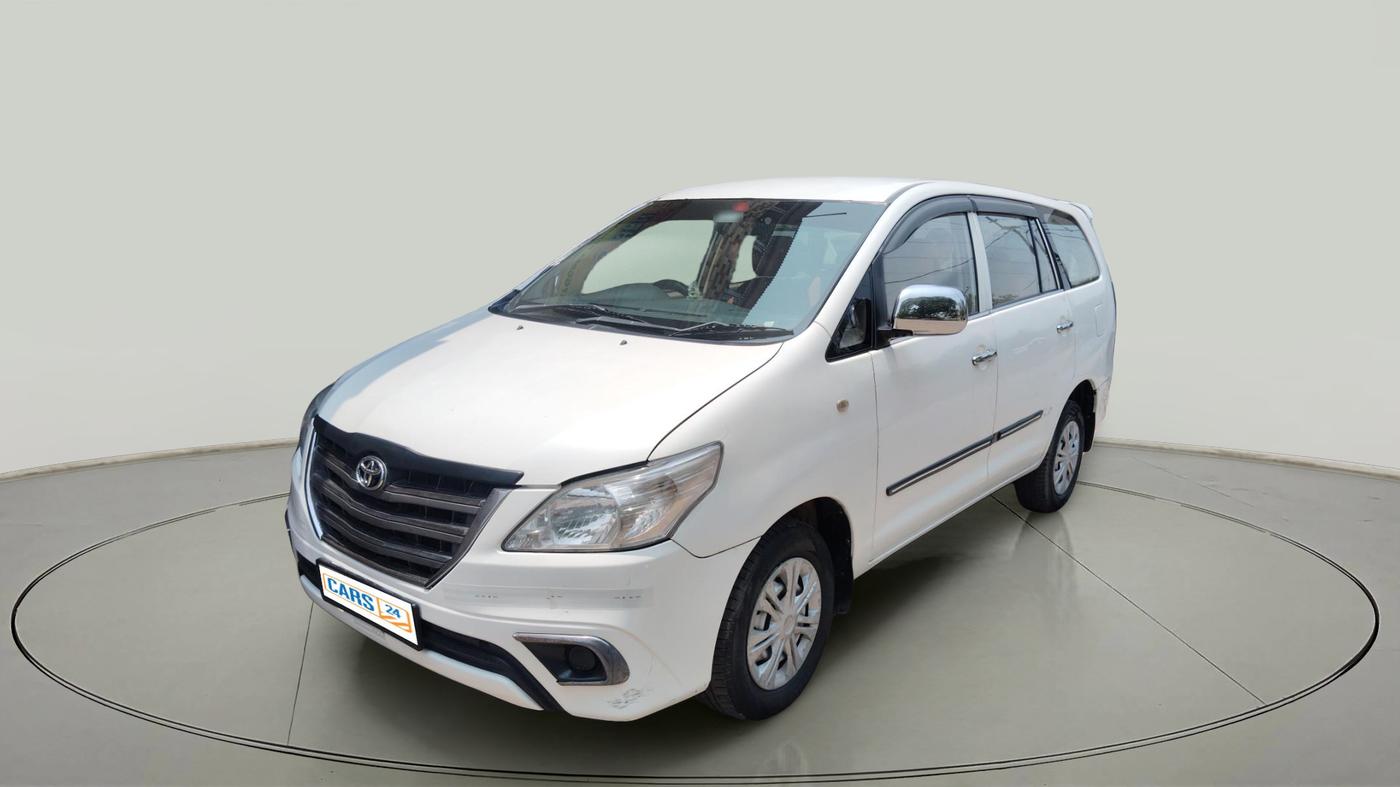 2016 Toyota Innova 2.5 G 8 STR, Diesel, Manual, 2,51,482 km, exterior