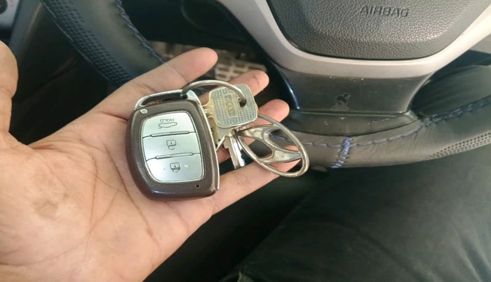 2017 Hyundai New Elantra 1.6 SX (O) AT DIESEL, Diesel, Automatic, 1,35,813 km, interior