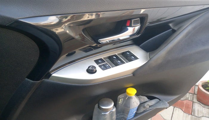 2016 Toyota Innova Crysta 2.4 VX 7 STR, Diesel, Manual, 2,32,743 km, interior